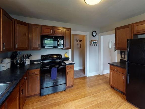 2nd image of 307 N Highland Ave