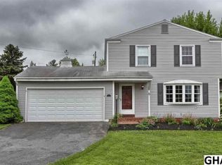 8 Conway Dr, Mechanicsburg, PA 17055