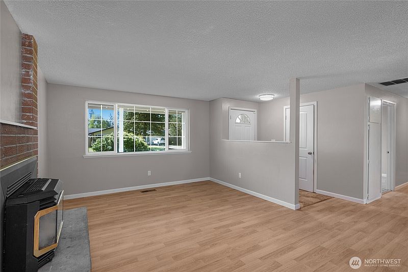 4th image of 17326 SE 265th Street