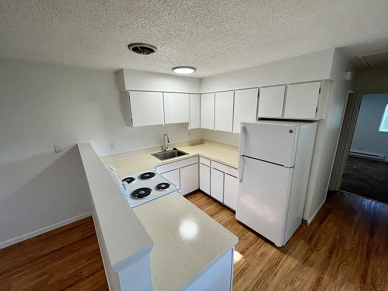 11575 SW Greenburg Rd #8 — Photo 10