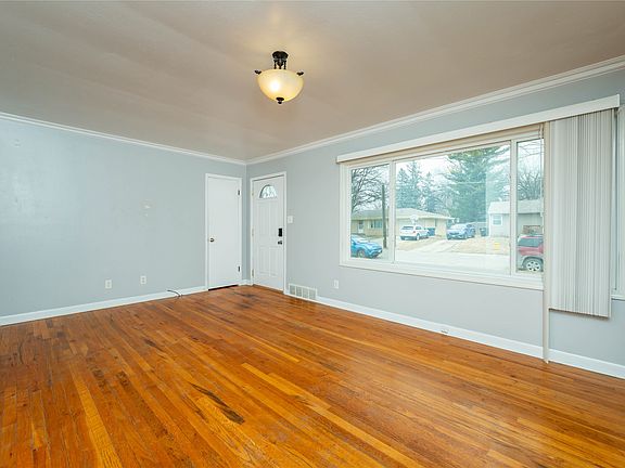 4th image of 7802 SW 10th Pl