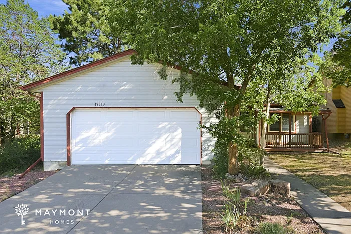3 bed, 2.0 bath, 1454 sqft, $2,365 — Photo 1