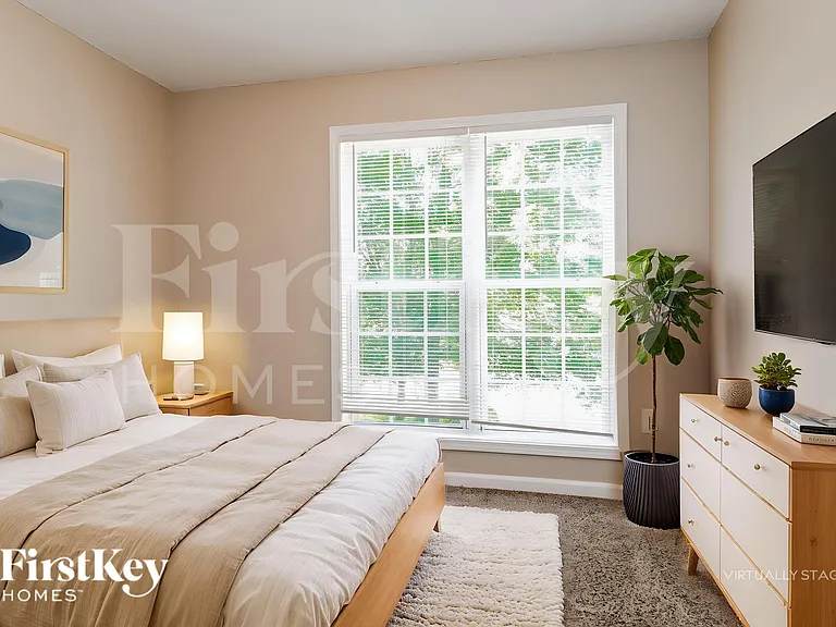 1046 Preserve Ln — Photo 13