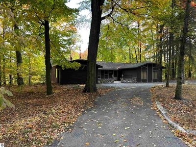 5417 Golf View Rd, Bellaire, MI, 49615