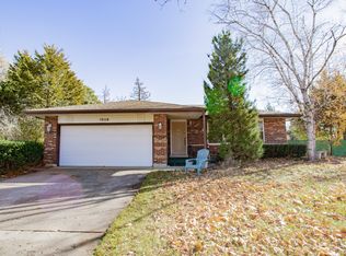 1849 W Spring Ridge Dr, Arlington Heights, IL 60004