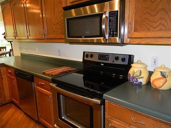 4th image of 403 Saint Francis Ave