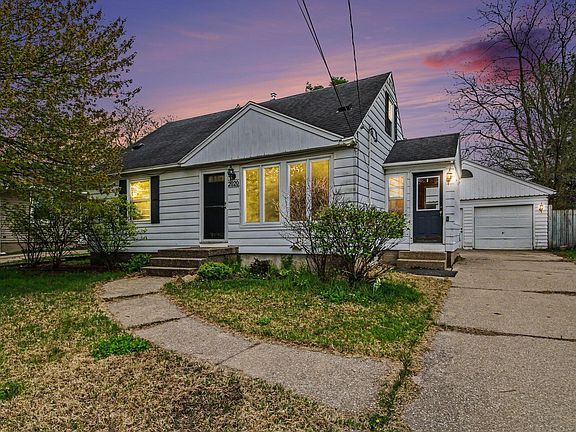 2nd image of 2020 Melvin St SW