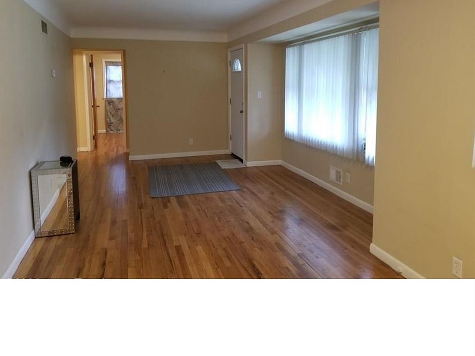 2nd image of 18270 Foch St