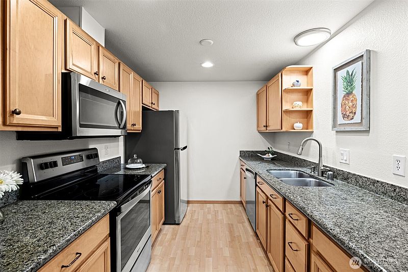 4th image of 8218 126th Avenue NE #E22