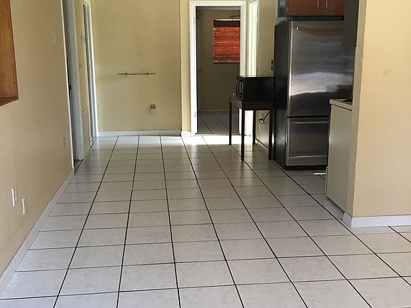3rd image of 4819 Camphor Ave