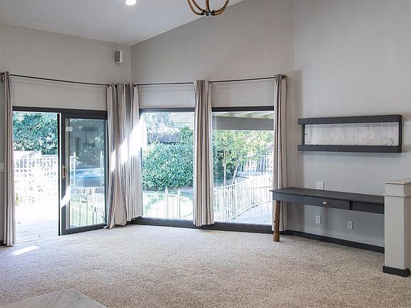 3rd image of 4745 Lei St