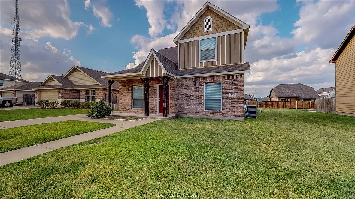 Building Photo - 2501 Horse Shoe Dr