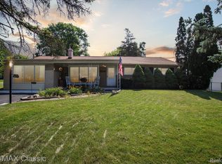 4920 Sundew St, Commerce Township, MI 48382