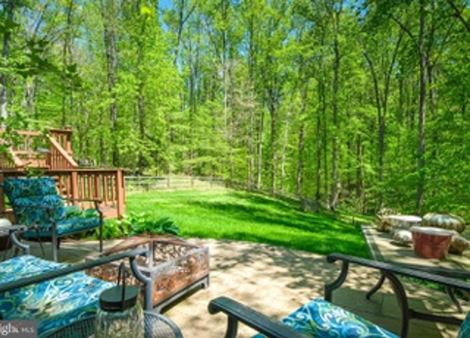 6 Bedroom -Magnificent 10 Acres Of Privacy - Only 5 Mins To Vre - Stafford Farmhouse — Photo 3