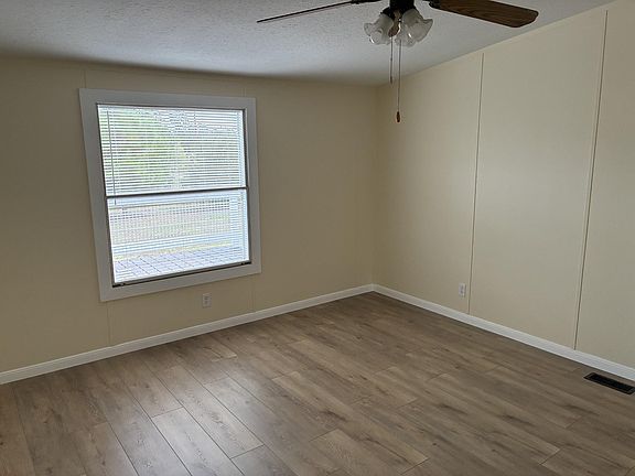 5th image of 1160 Alleyton Rd
