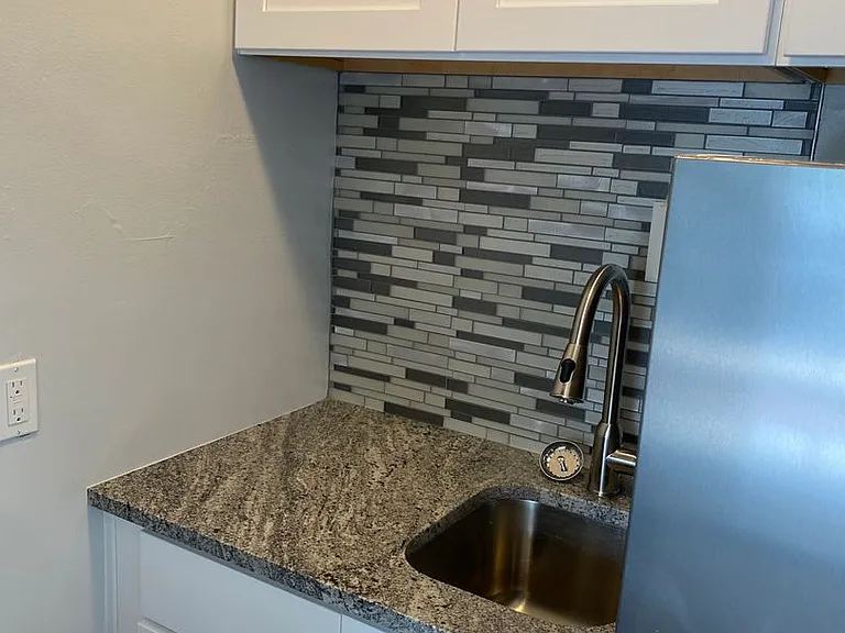 Creswood Apartments- Come home to Convenience! — Photo 32