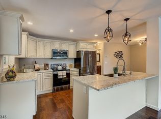 53 Orchard Dr, Vernon, NJ