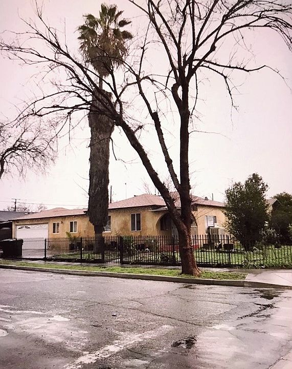 1st image of 1207 Blackstone Ave