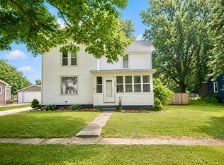 208 S Sycamore St, Franklin Grove, IL 61031