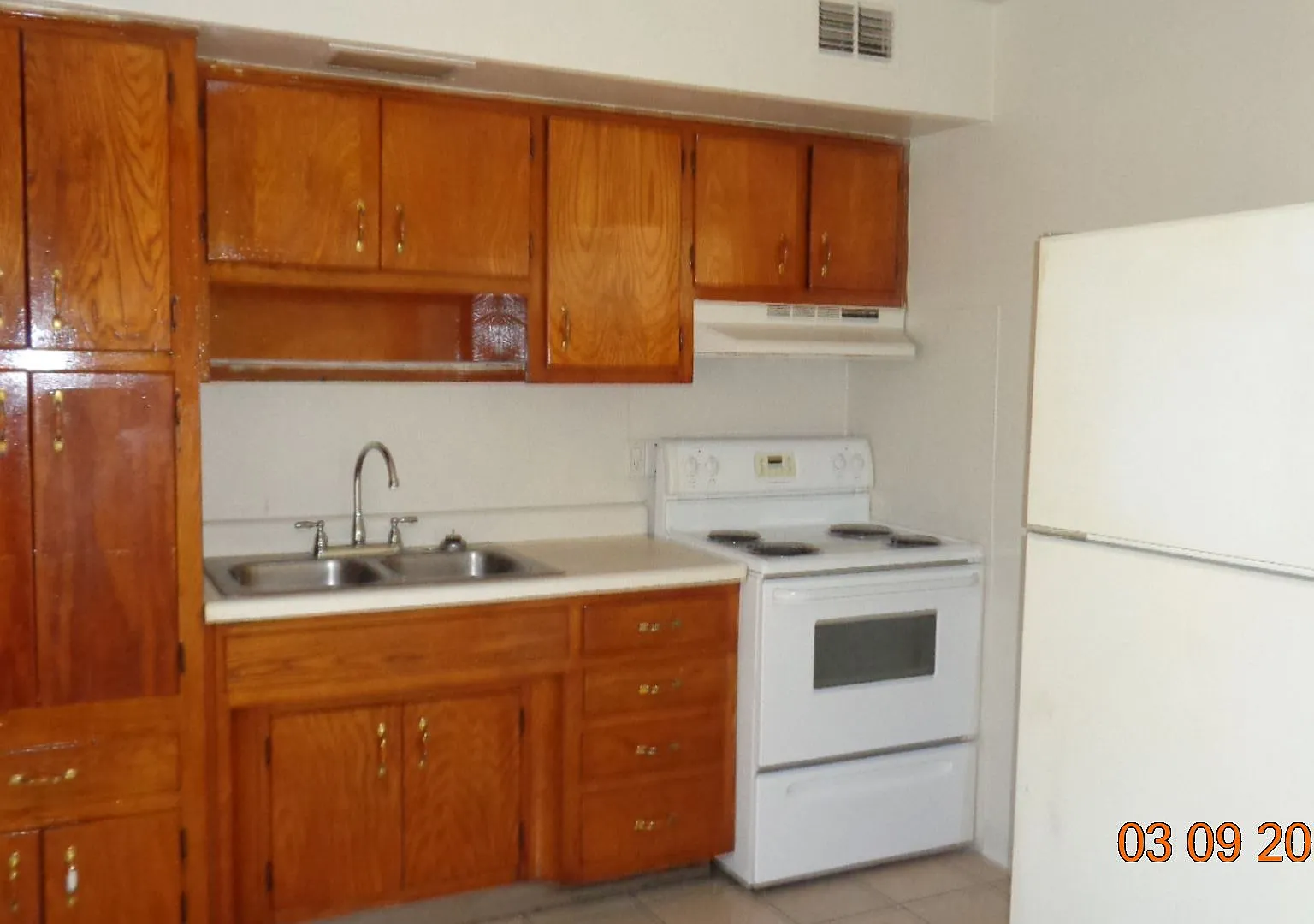2 Bed/ 1.5 Bath Home with Bonus Room — Photo 3