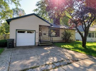 1853 Glen Ave, Muskegon, MI 49441