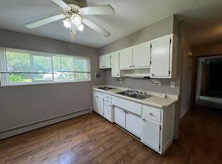 579 Pershing Ave APT C, Glen Ellyn, IL 60137
