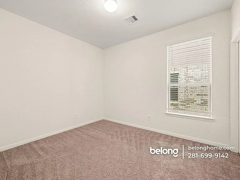 25403 Benroe St — Photo 7
