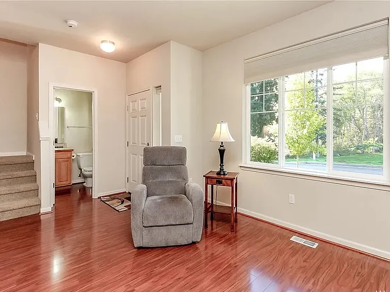 1626 Craig Rd SE — Photo 5