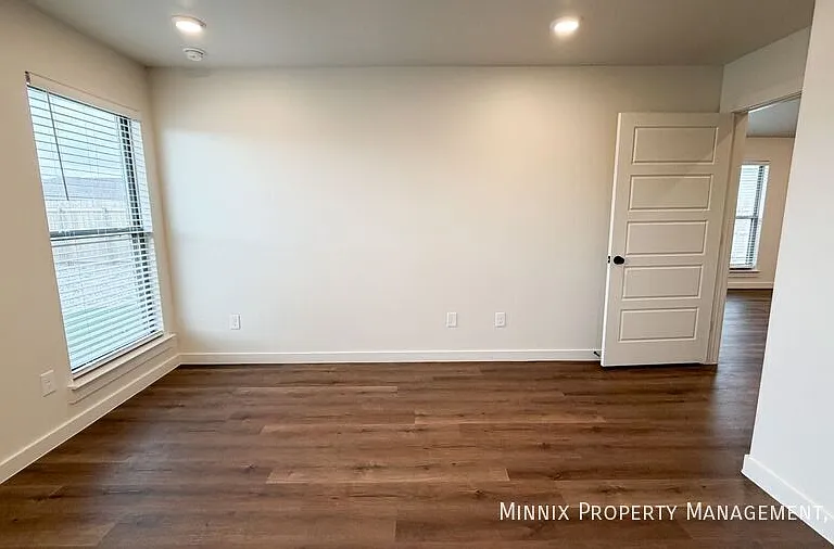 2151 Langford Ave — Photo 11