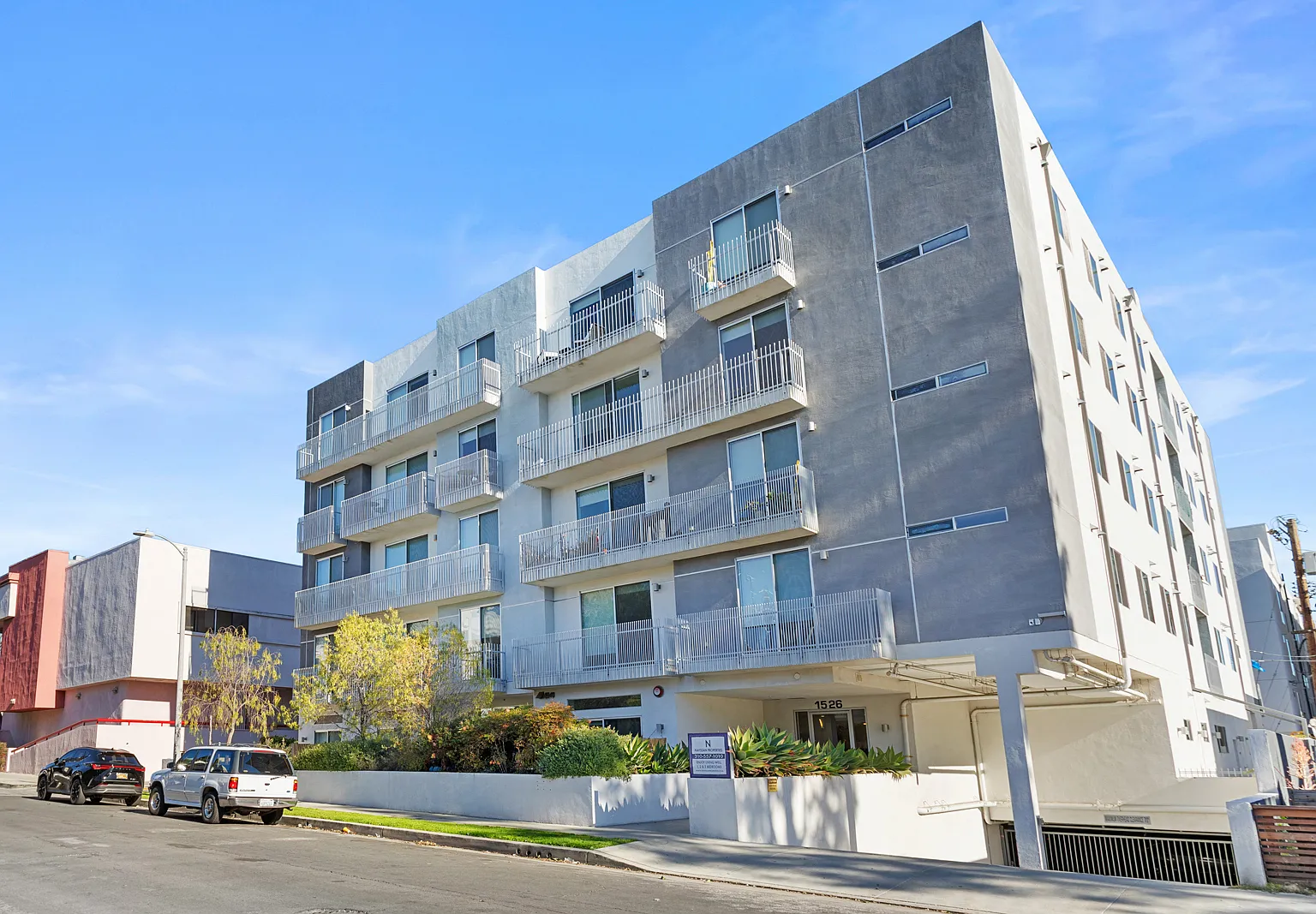 1526 Armacost Ave — Photo 1