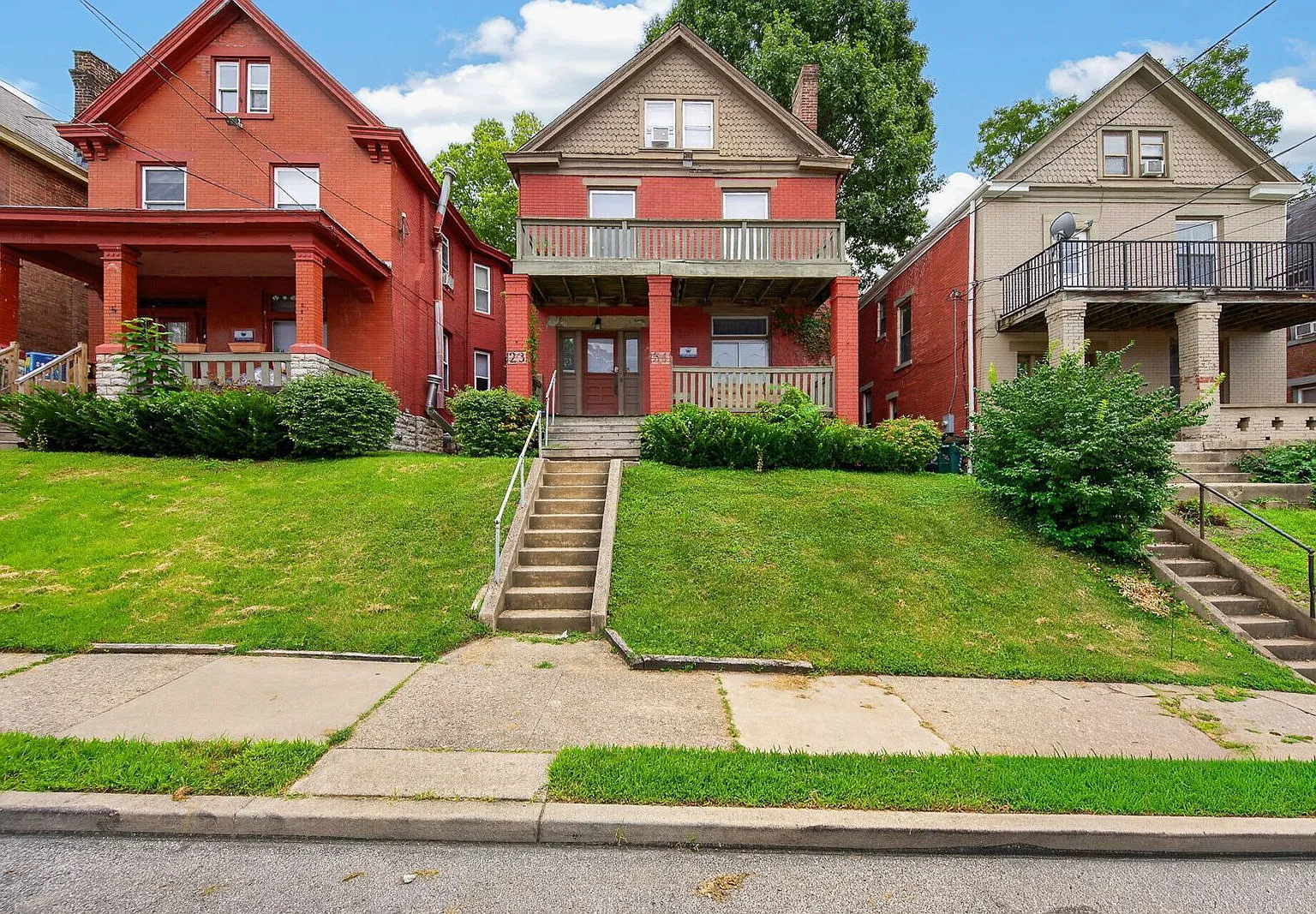 5 bed, 2.0 bath, $3,995 — Photo 1