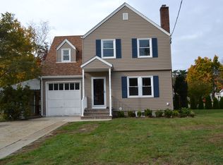 6 Sherman Rd, Farmingdale, NY 11735