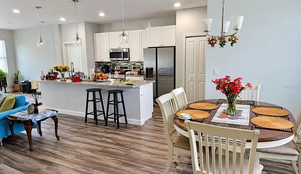 4 bed, 2.0 bath, 1825 sqft, $1,800 — Photo 4