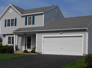 2 Finch Ct, Rensselaer, NY 12144