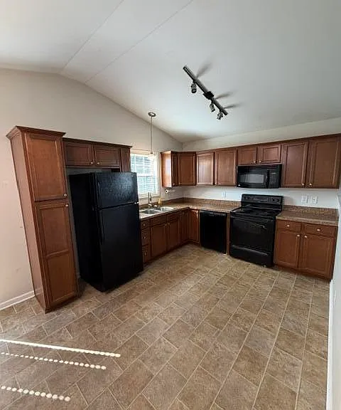 156 Stephen Dr — Photo 8