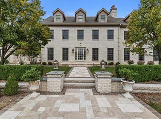 10060 N Range Line Rd, Mequon, WI 53092