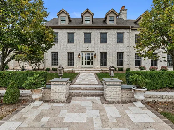 10060 North Range Line ROAD, Mequon, WI 53092