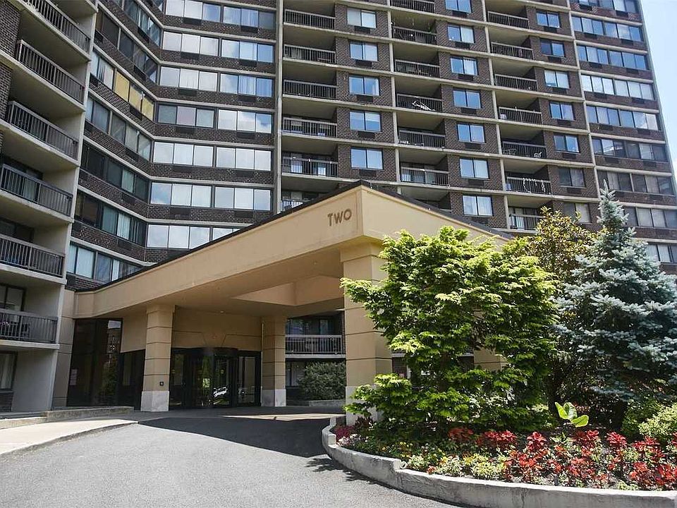 1st image of 2 Bay Club Dr APT 17L