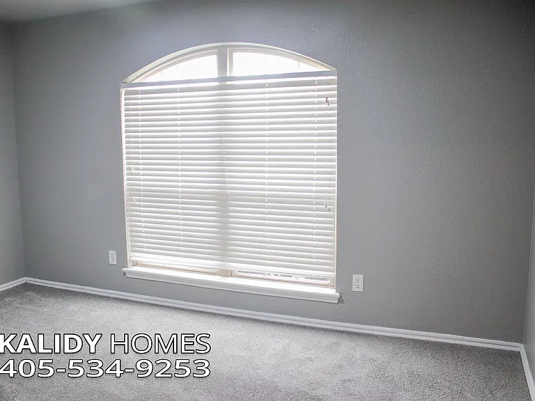 10601 NW 20th St — Photo 7