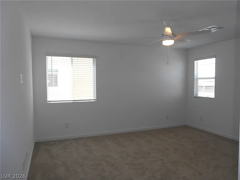 324 Lupton Ave — Photo 6