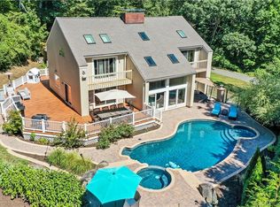 9 Beaver Bog Rd, New Fairfield, CT 06812