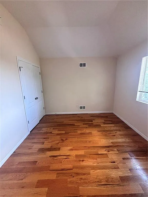 3 bed, 3.5 bath, 1627 sqft, $3,650 — Photo 2