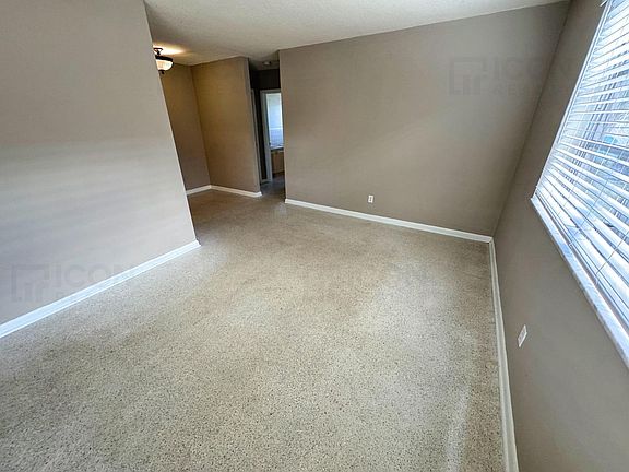 4th image of 403 NW 25th St APT 5