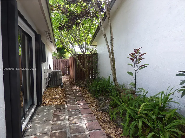 10857 SW 132nd Circle Ct — Photo 28