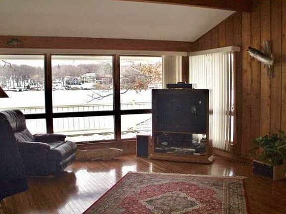 Great Room lakeviews