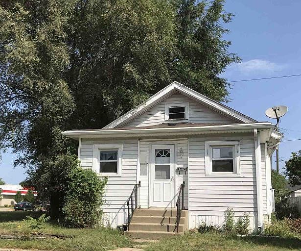 1st image of 708 22nd Ave