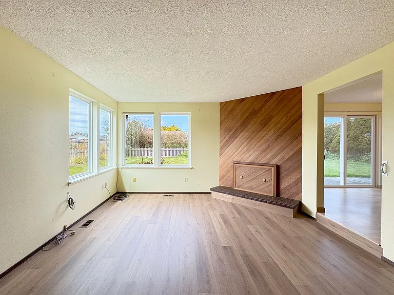 41 McLaughlin Rd — Photo 5