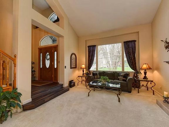 2nd image of 1135 Oak Tree Cir