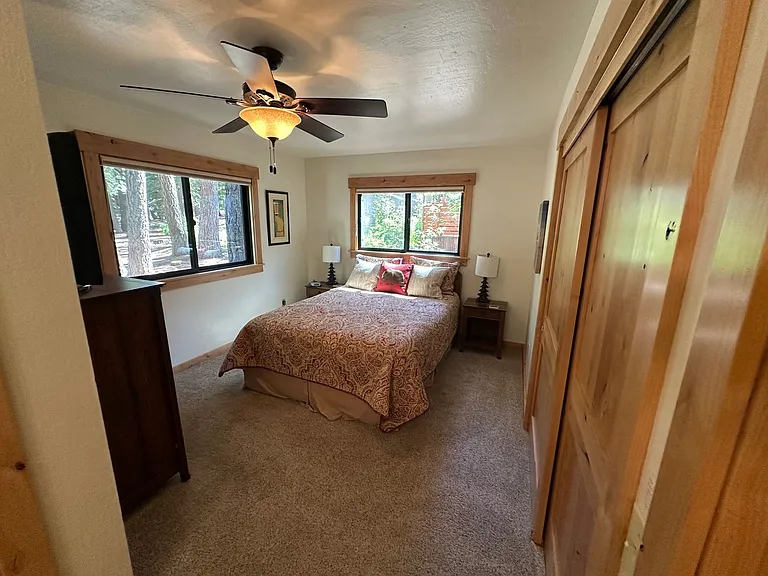15891 Northwoods Blvd — Photo 9