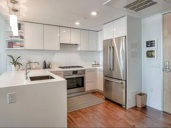 5th image of 555 Fulton St #426
